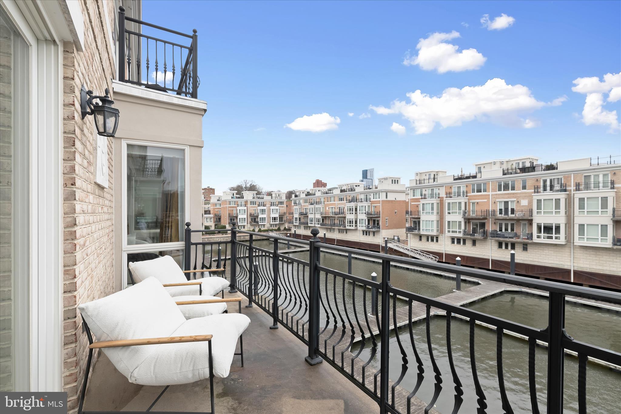 PIER HOMES AT HARBORVIEW - Residential