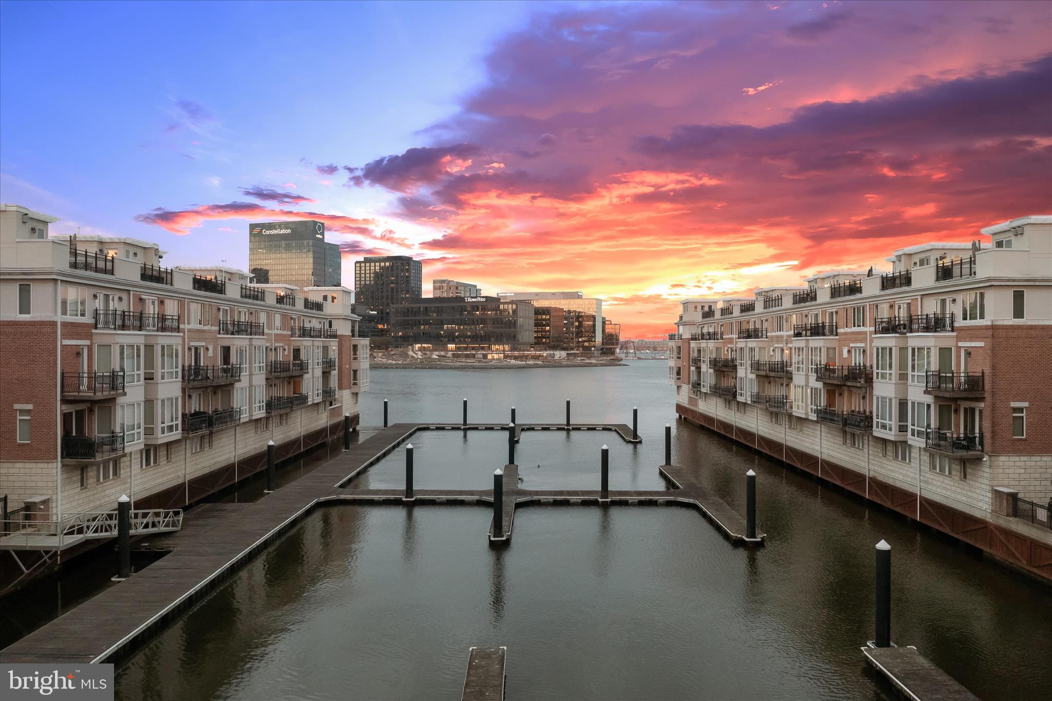 PIER HOMES AT HARBORVIEW - Residential