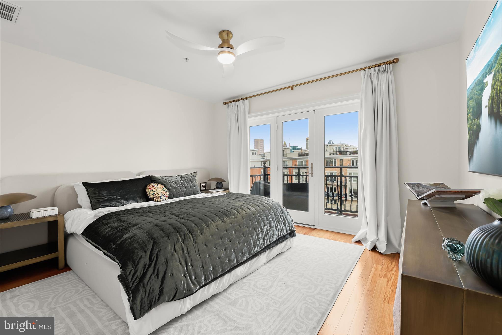 PIER HOMES AT HARBORVIEW - Residential