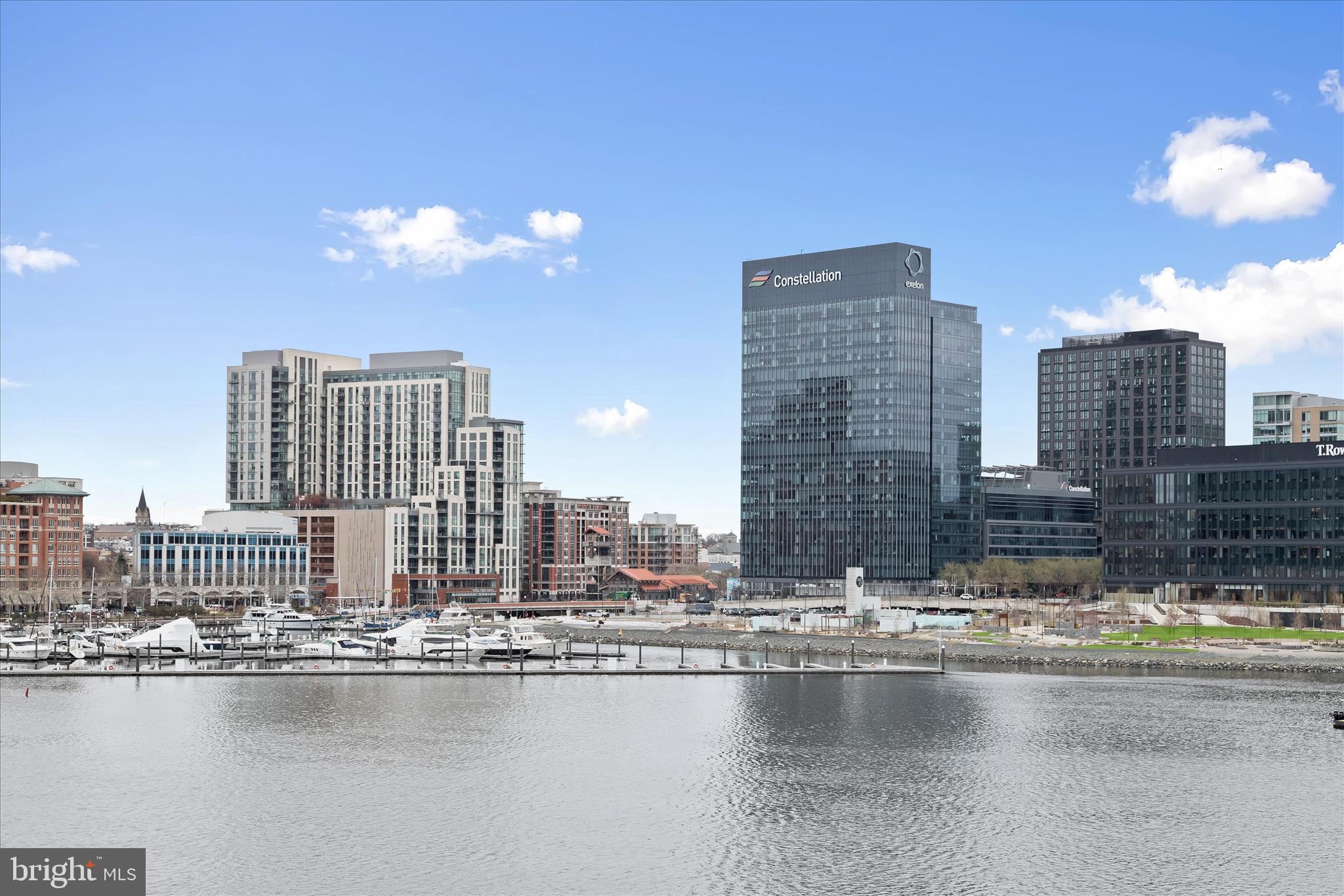 PIER HOMES AT HARBORVIEW - Residential