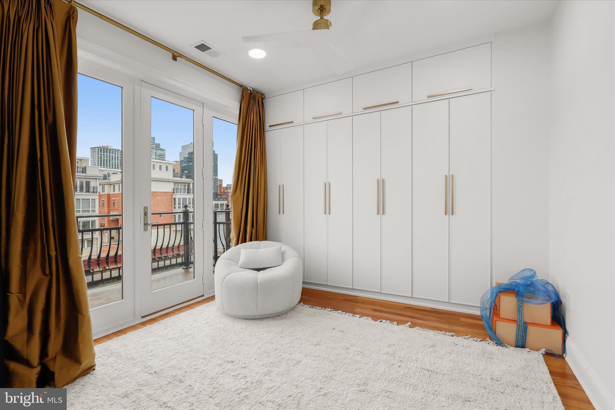 PIER HOMES AT HARBORVIEW - Residential