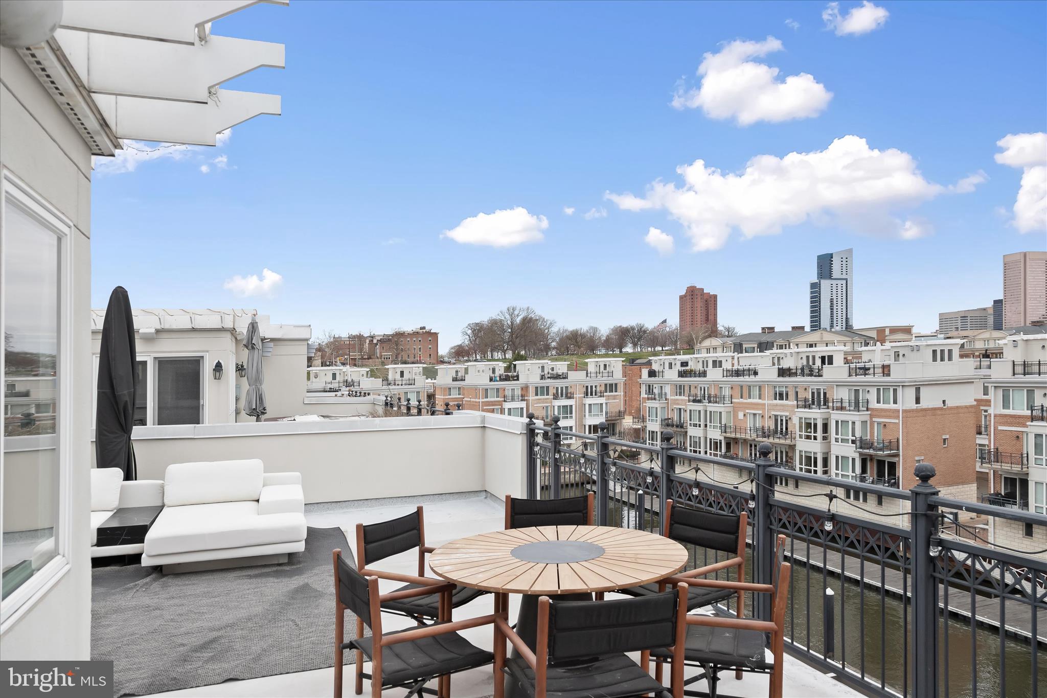 PIER HOMES AT HARBORVIEW - Residential