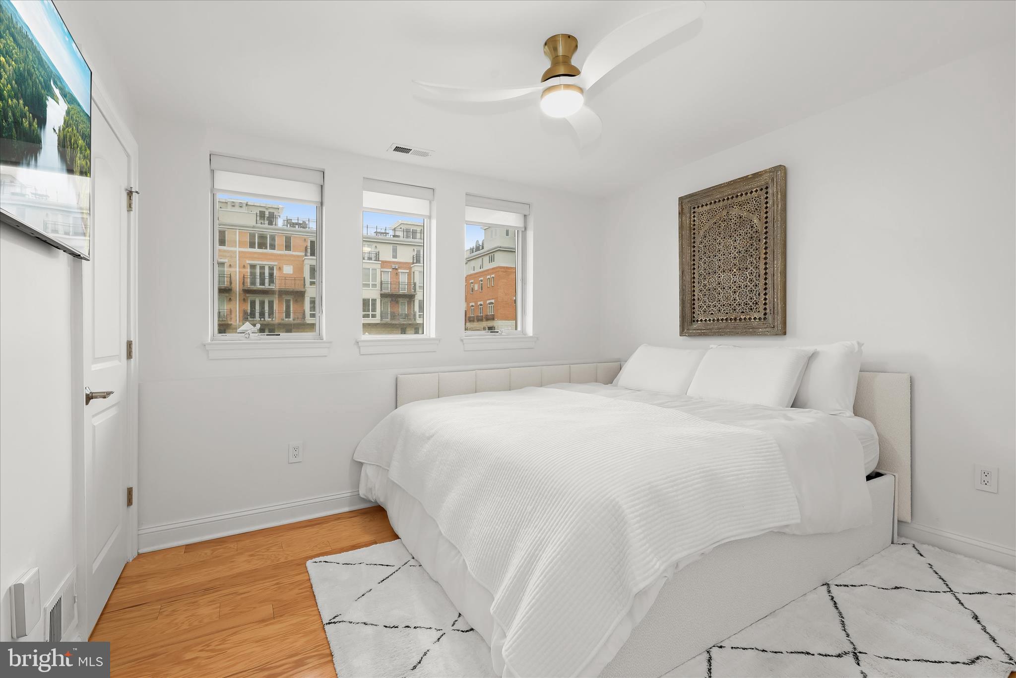 PIER HOMES AT HARBORVIEW - Residential