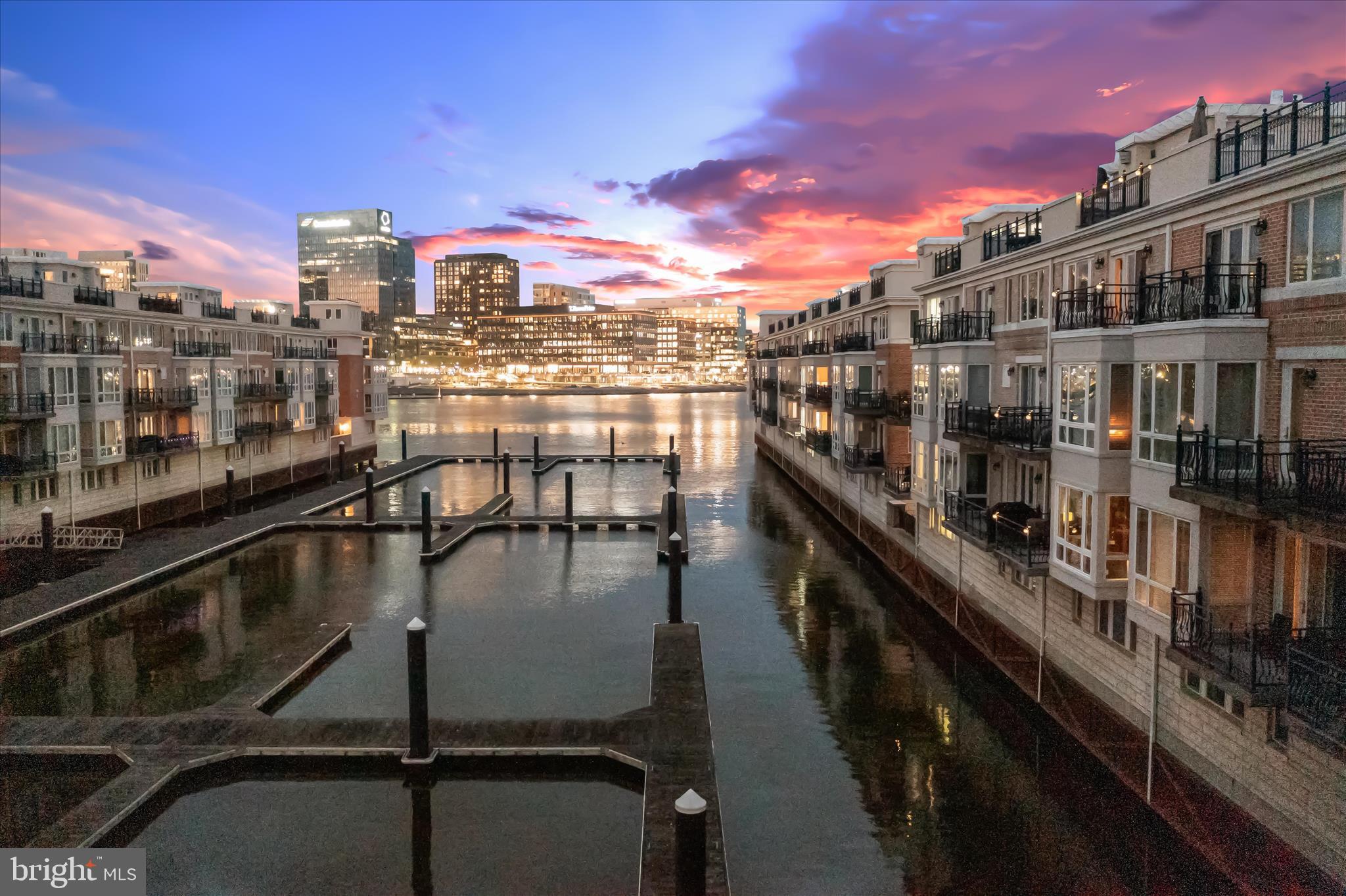 PIER HOMES AT HARBORVIEW - Residential