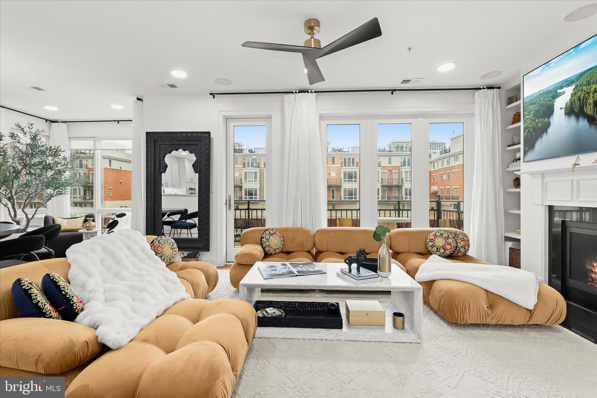 PIER HOMES AT HARBORVIEW - Residential