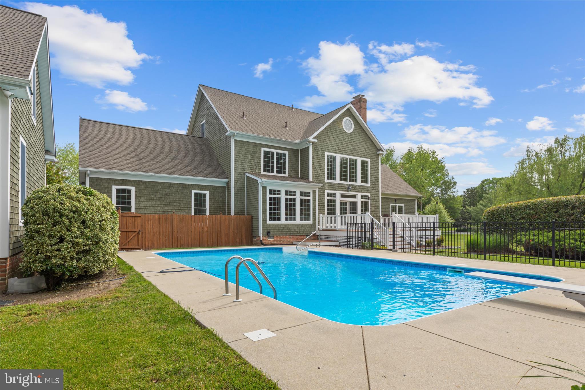 EASTON - Residential
