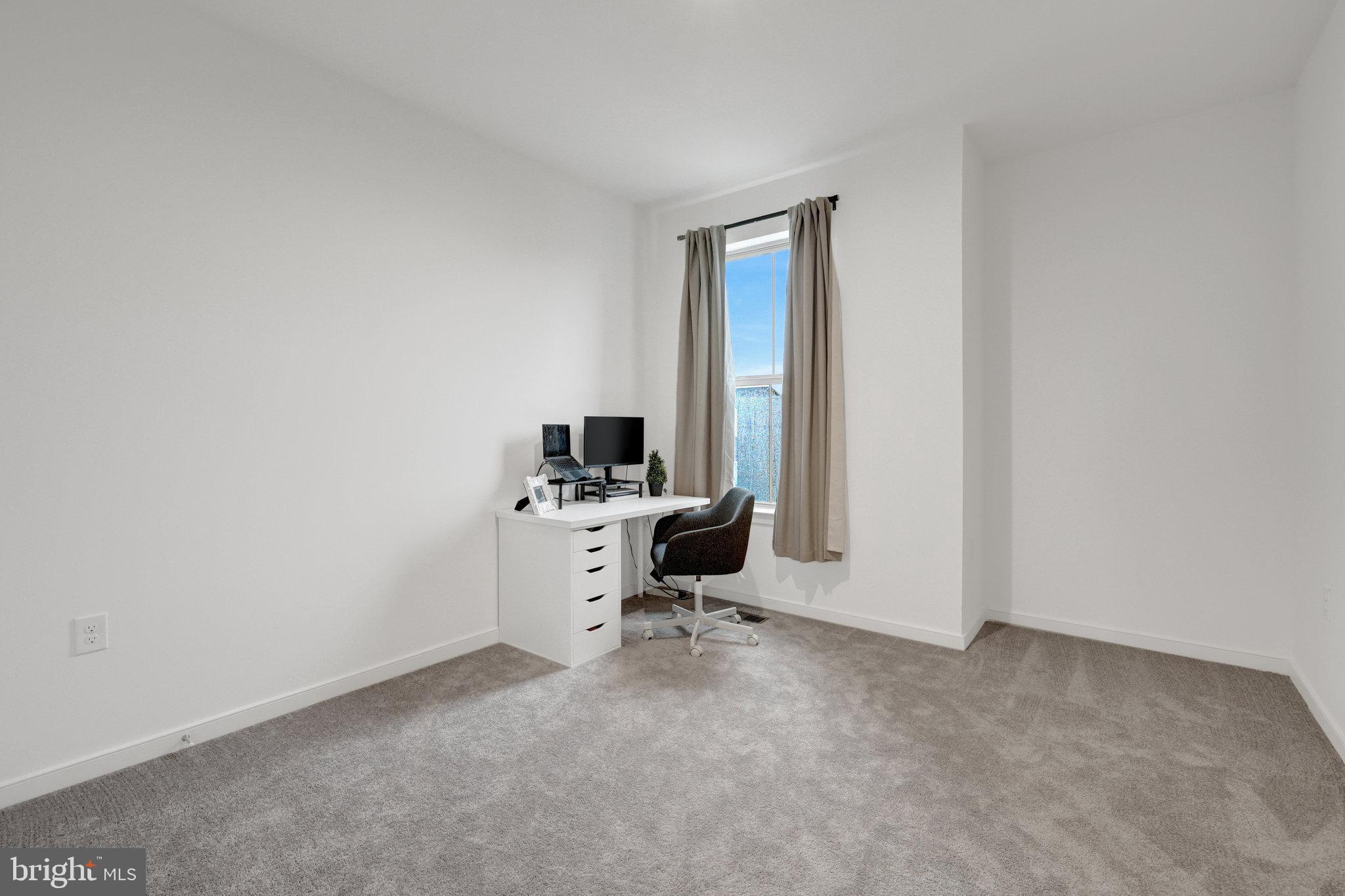 REGAL CHASE - Residential