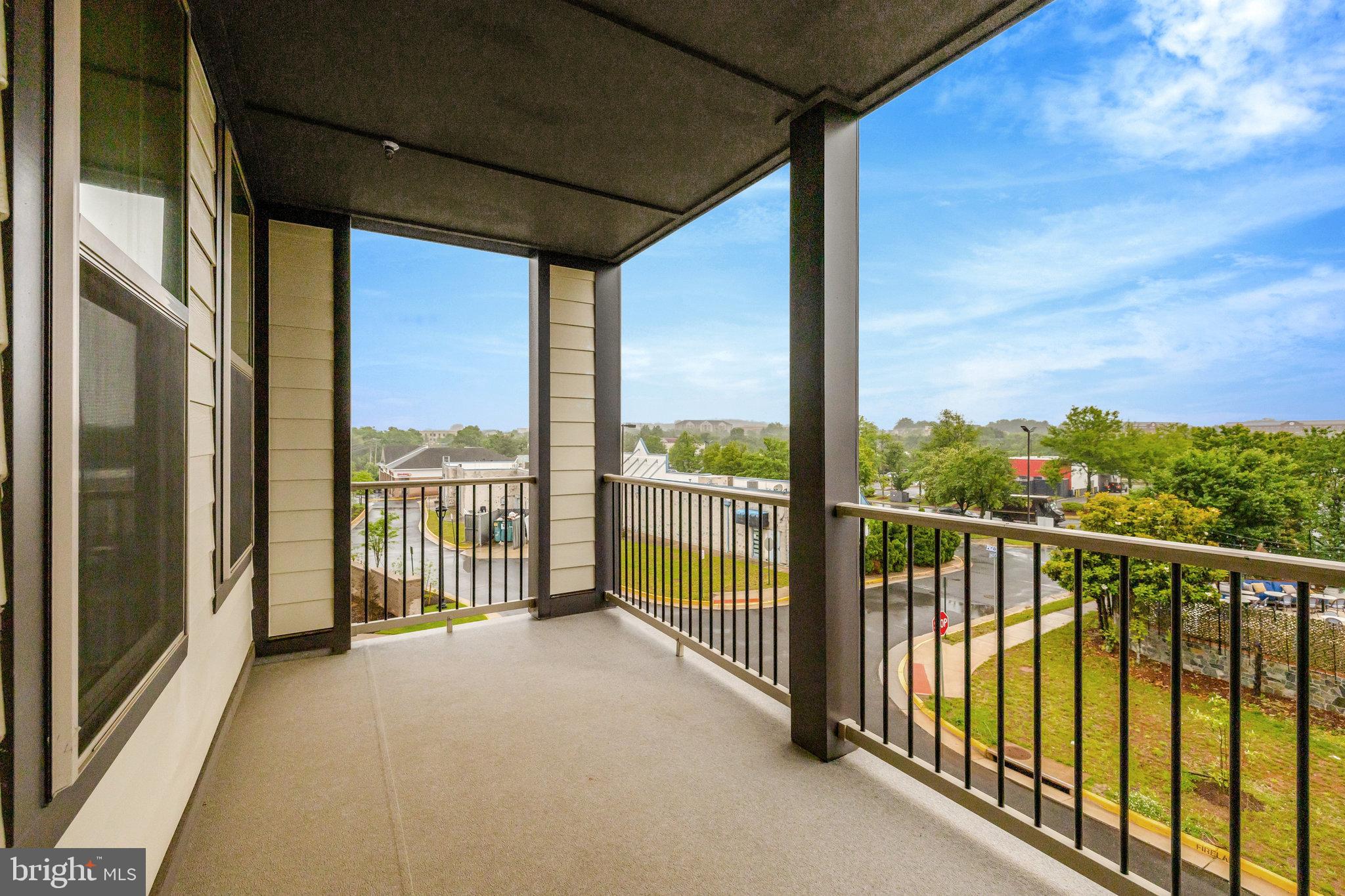 REGAL CHASE - Residential