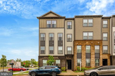 20941 BLUEBIRD SQUARE STERLING VA 20165