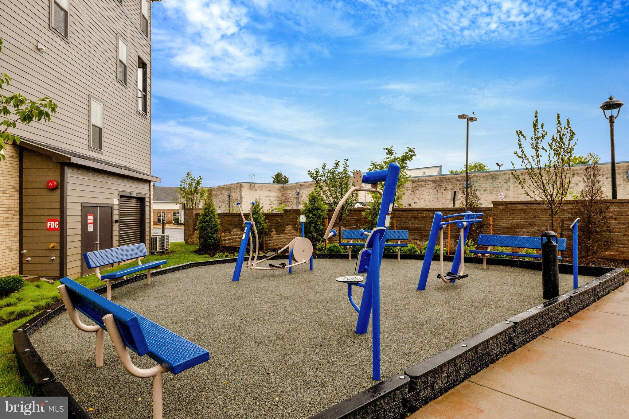 REGAL CHASE - Residential