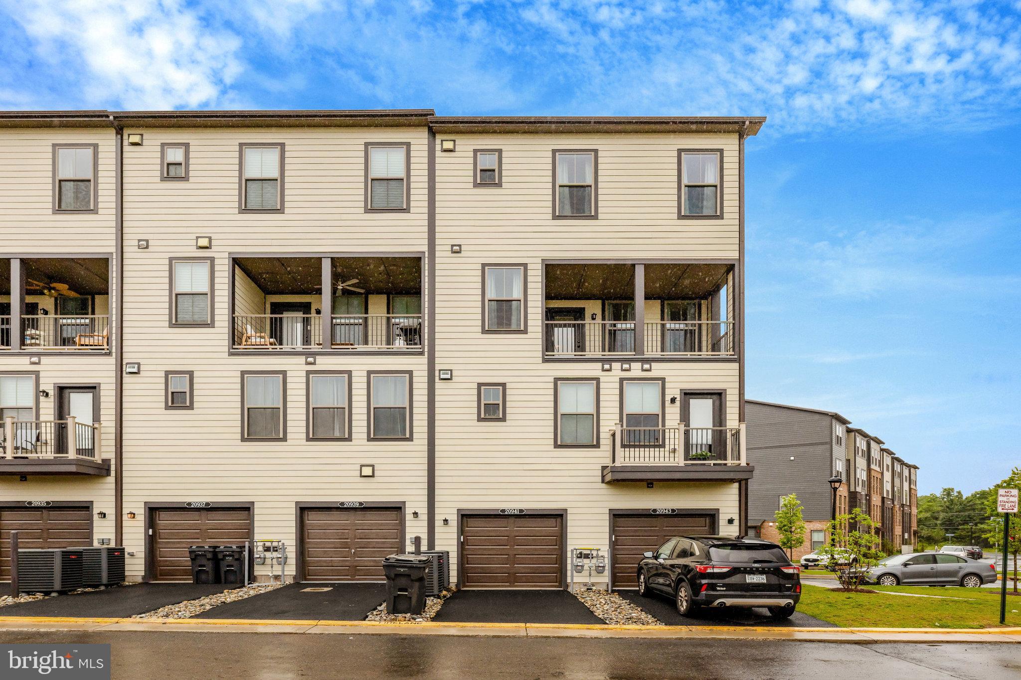 REGAL CHASE - Residential