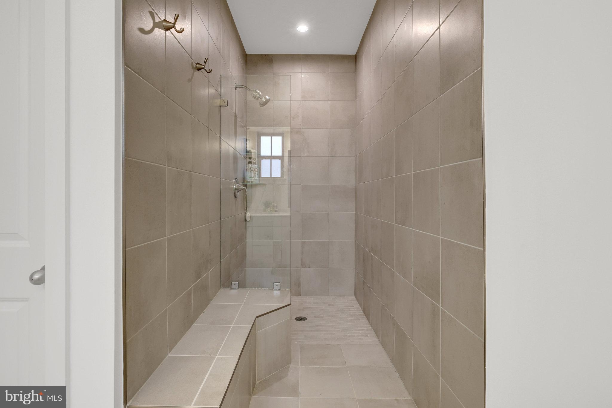 REGAL CHASE - Residential