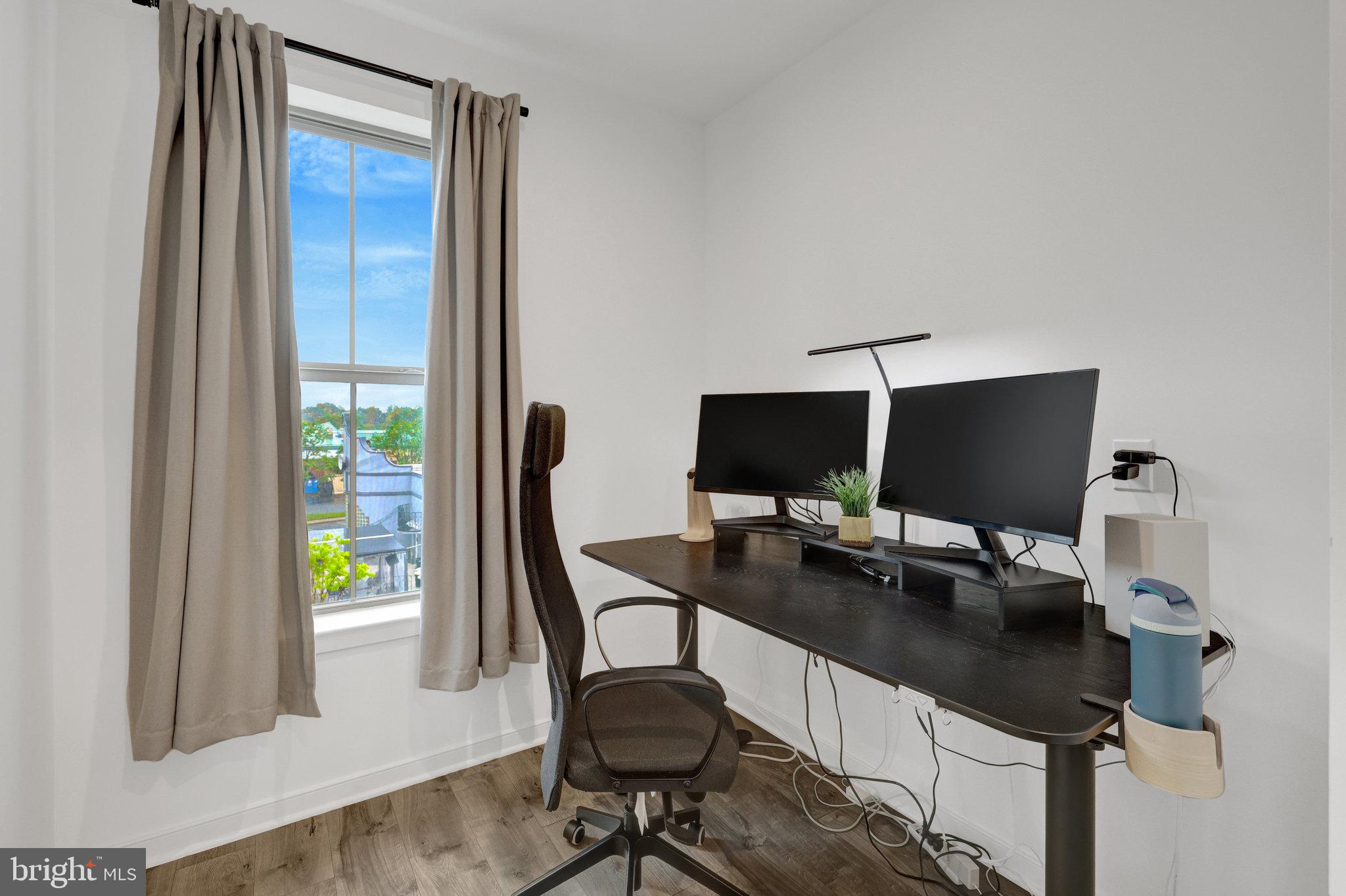 REGAL CHASE - Residential