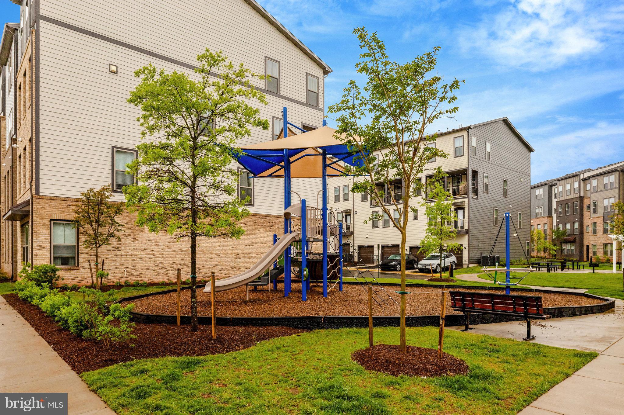 REGAL CHASE - Residential