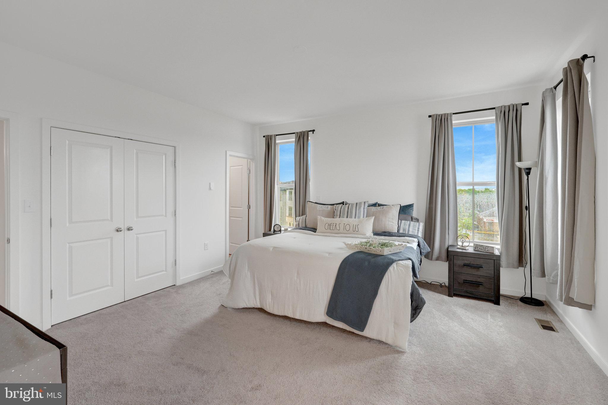 REGAL CHASE - Residential