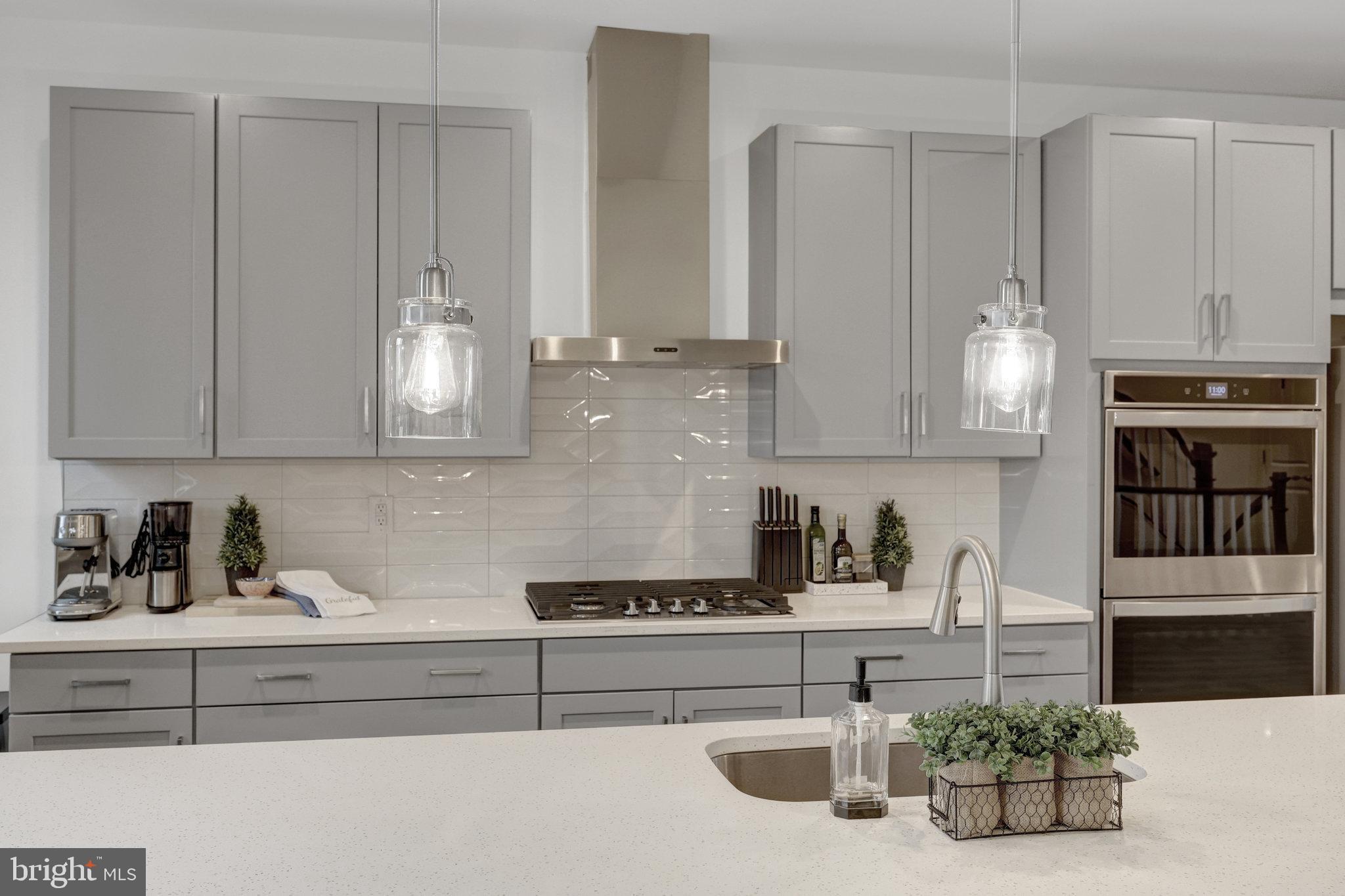 REGAL CHASE - Residential