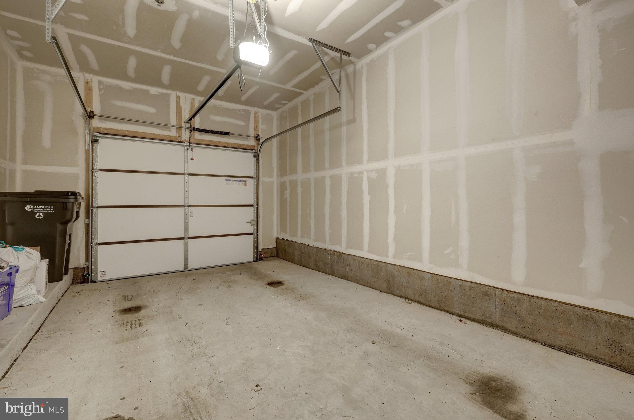 REGAL CHASE - Residential