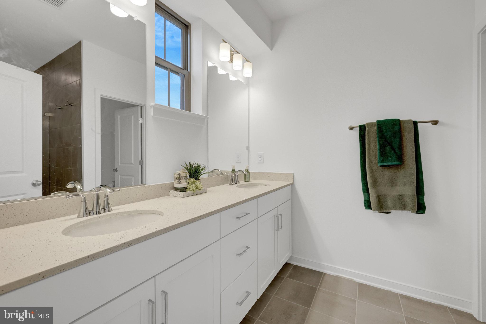 REGAL CHASE - Residential