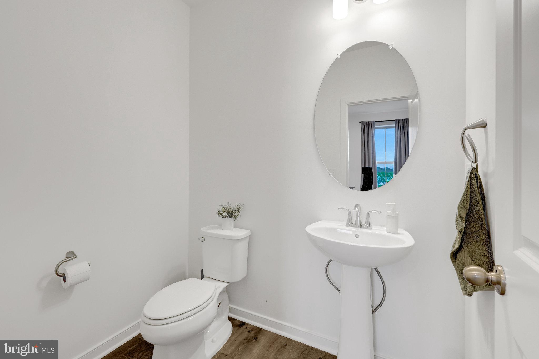 REGAL CHASE - Residential