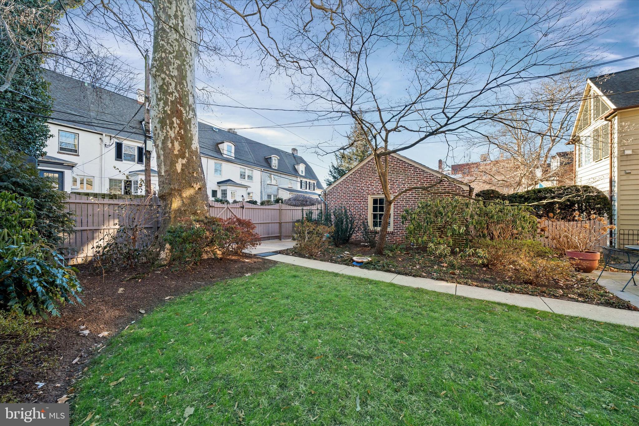 WAWASET PARK - Residential