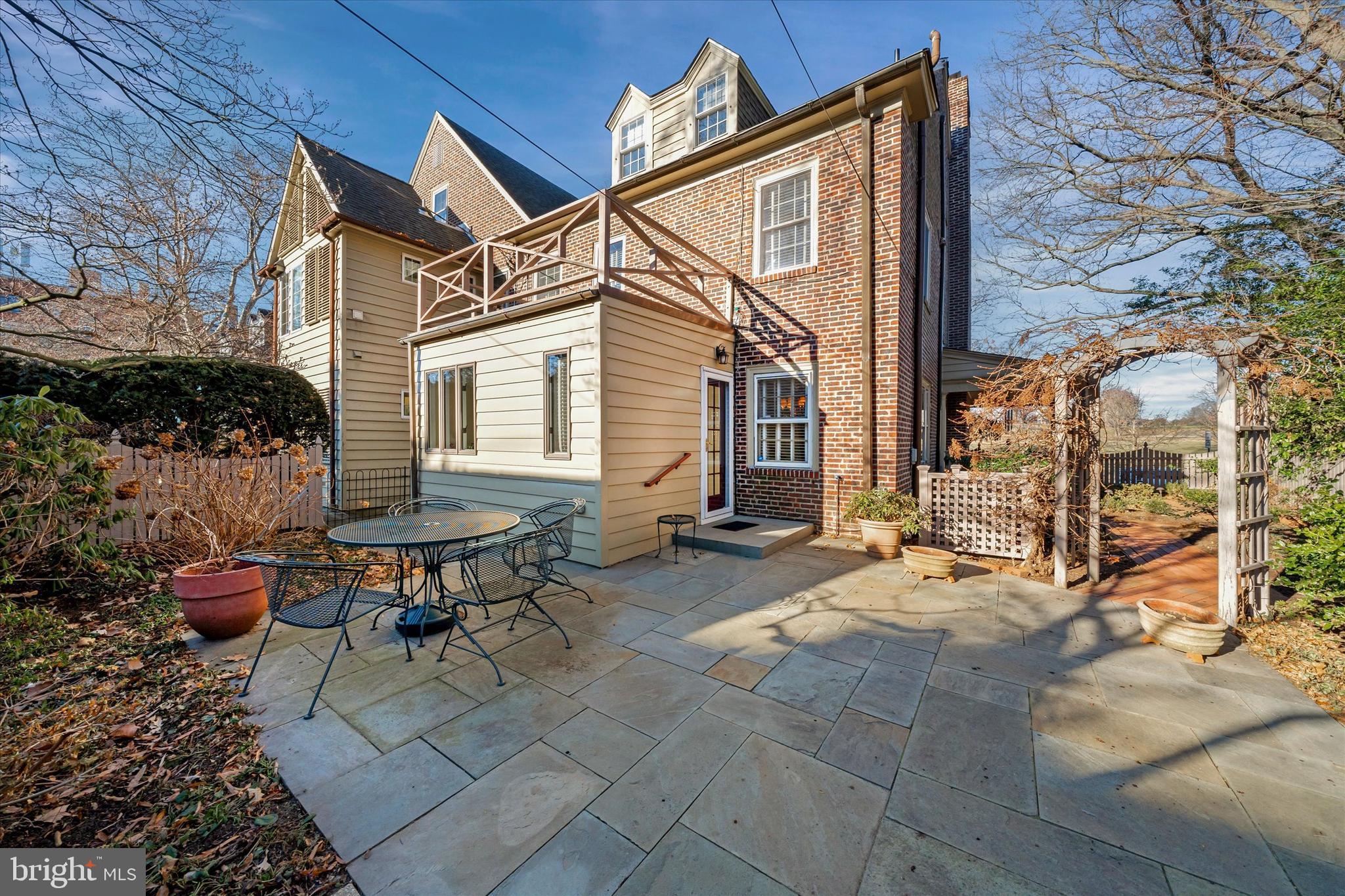 WAWASET PARK - Residential