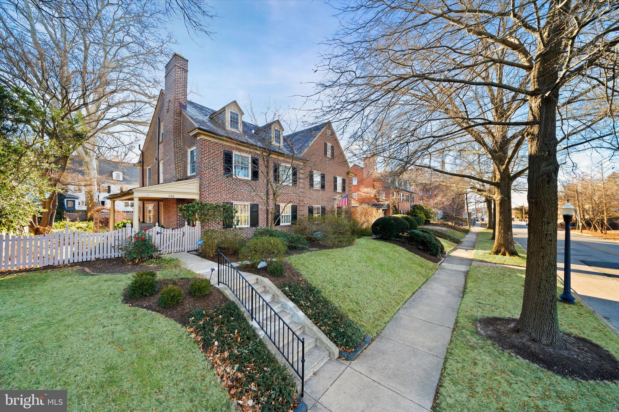 WAWASET PARK - Residential