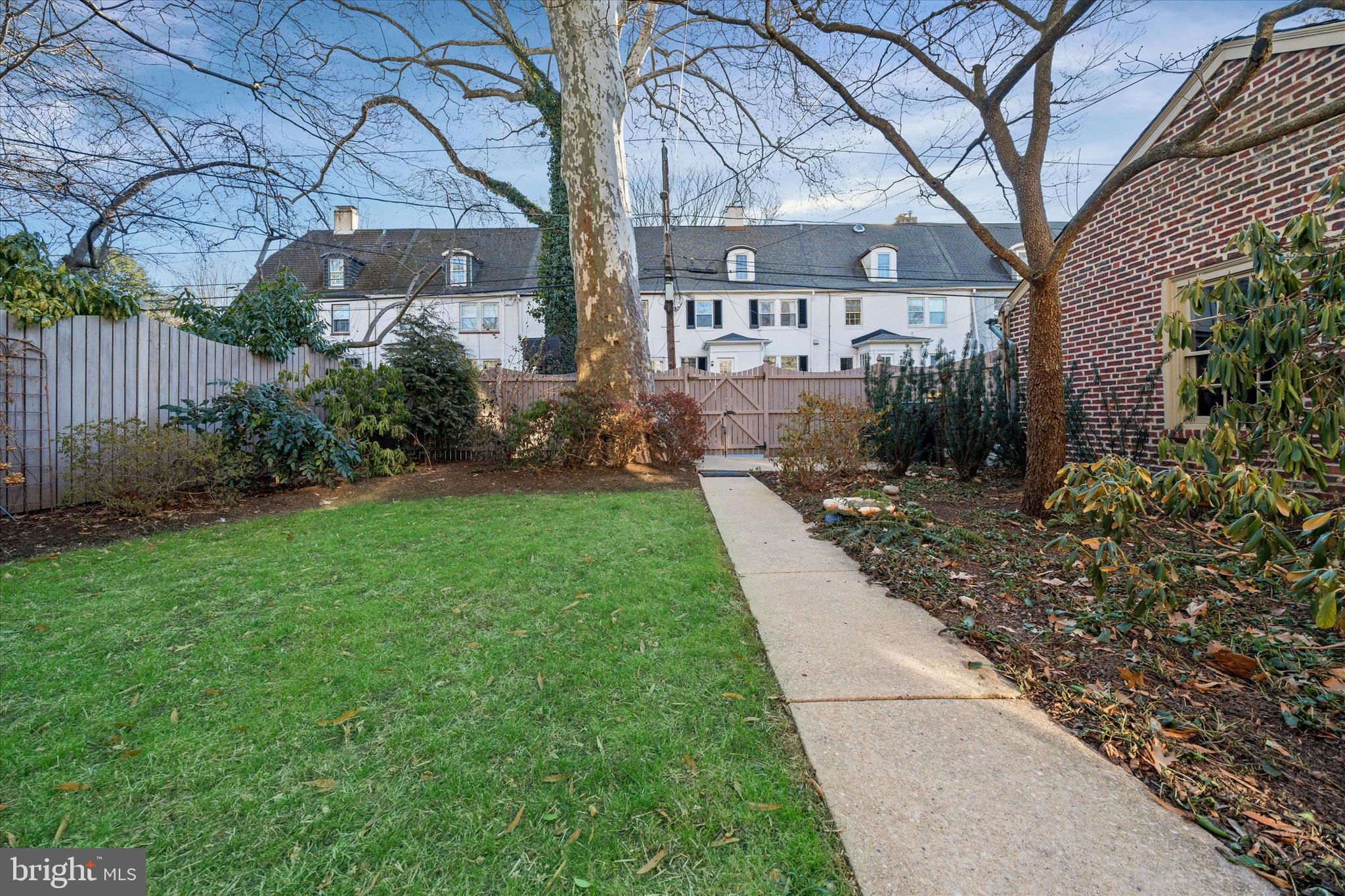 WAWASET PARK - Residential