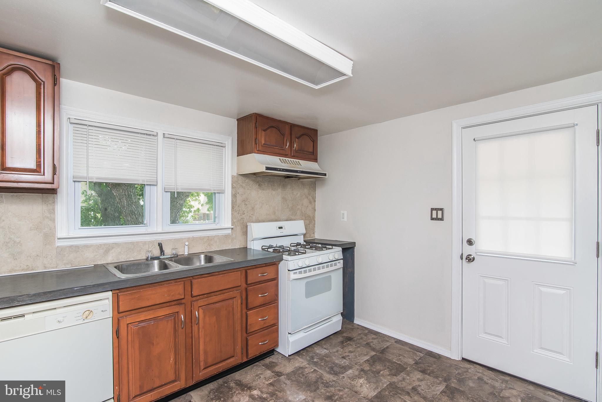 MARLEY PARK BEACH - Residential Lease