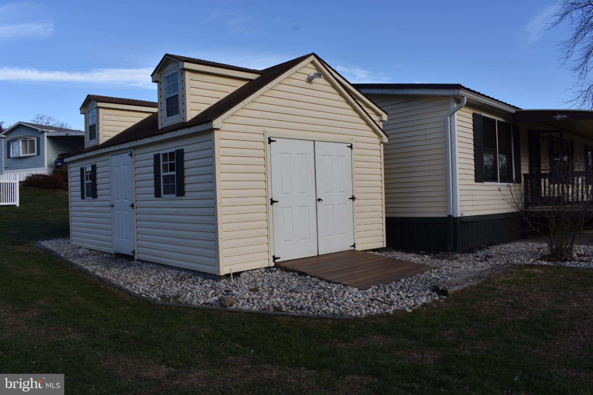 6024 MOCKINGBIRD DRIVE