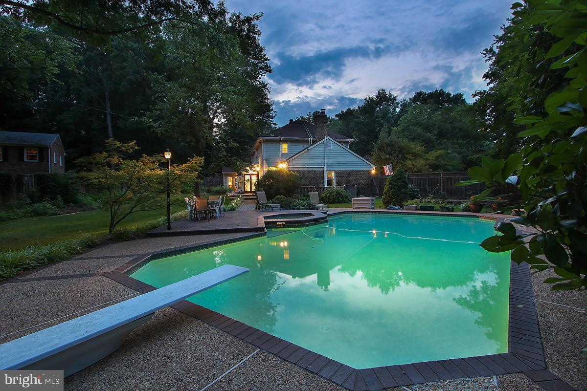 RIVERSIDE ESTATES - Residential