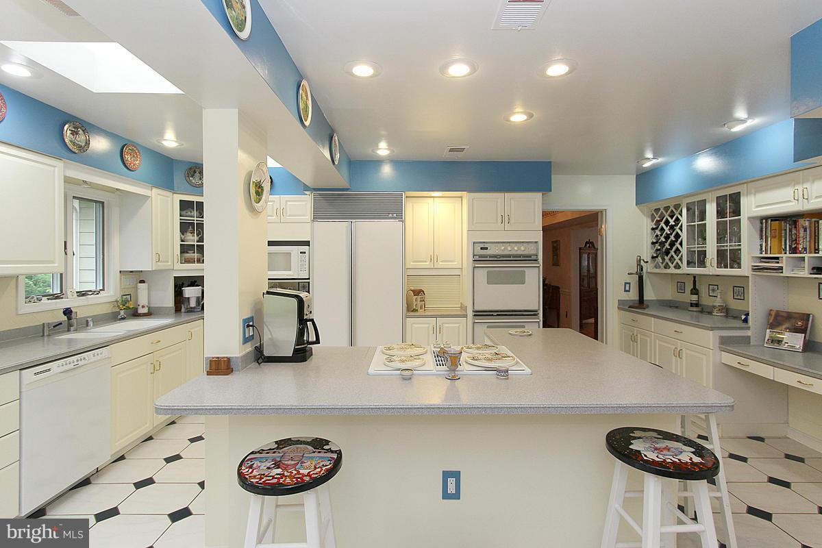 RIVERSIDE ESTATES - Residential