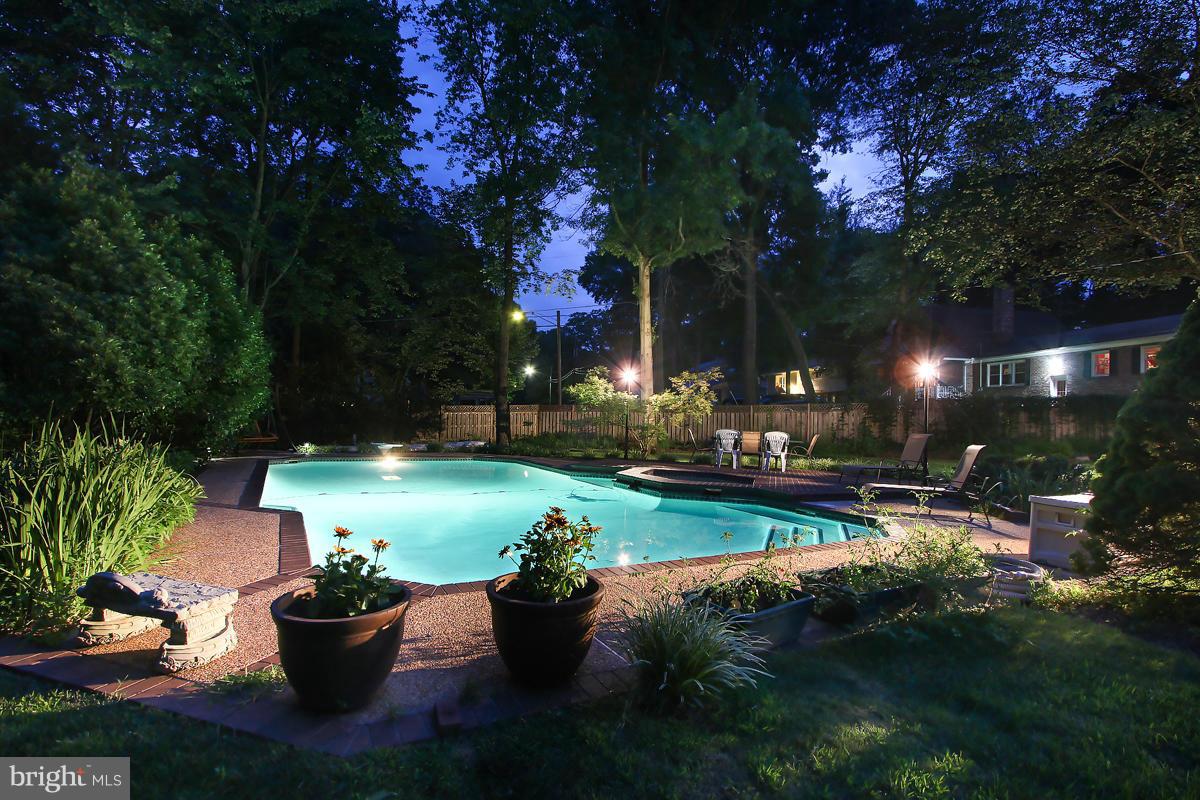 RIVERSIDE ESTATES - Residential