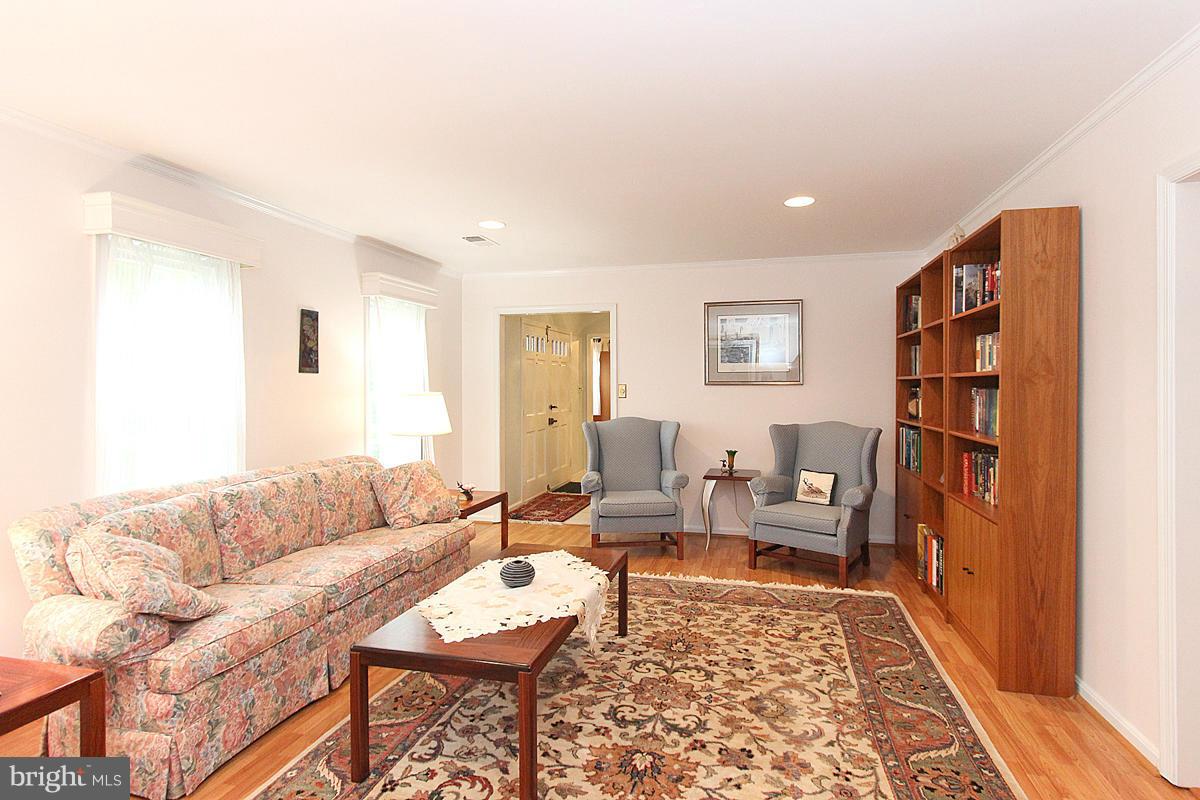 RIVERSIDE ESTATES - Residential