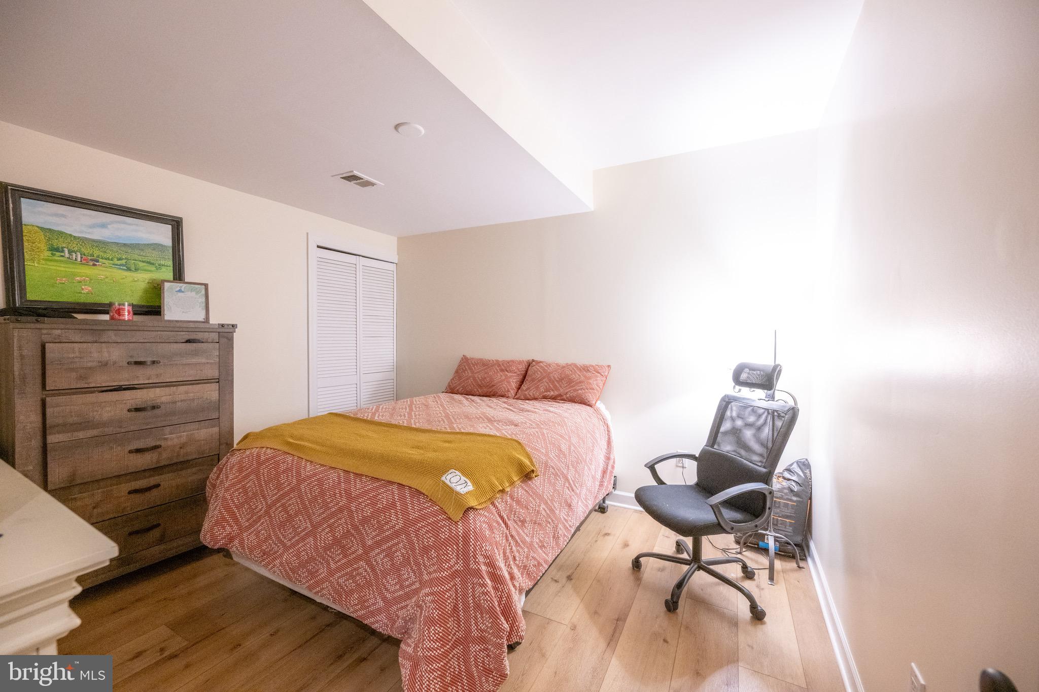 VILLAGE CASE - Residential