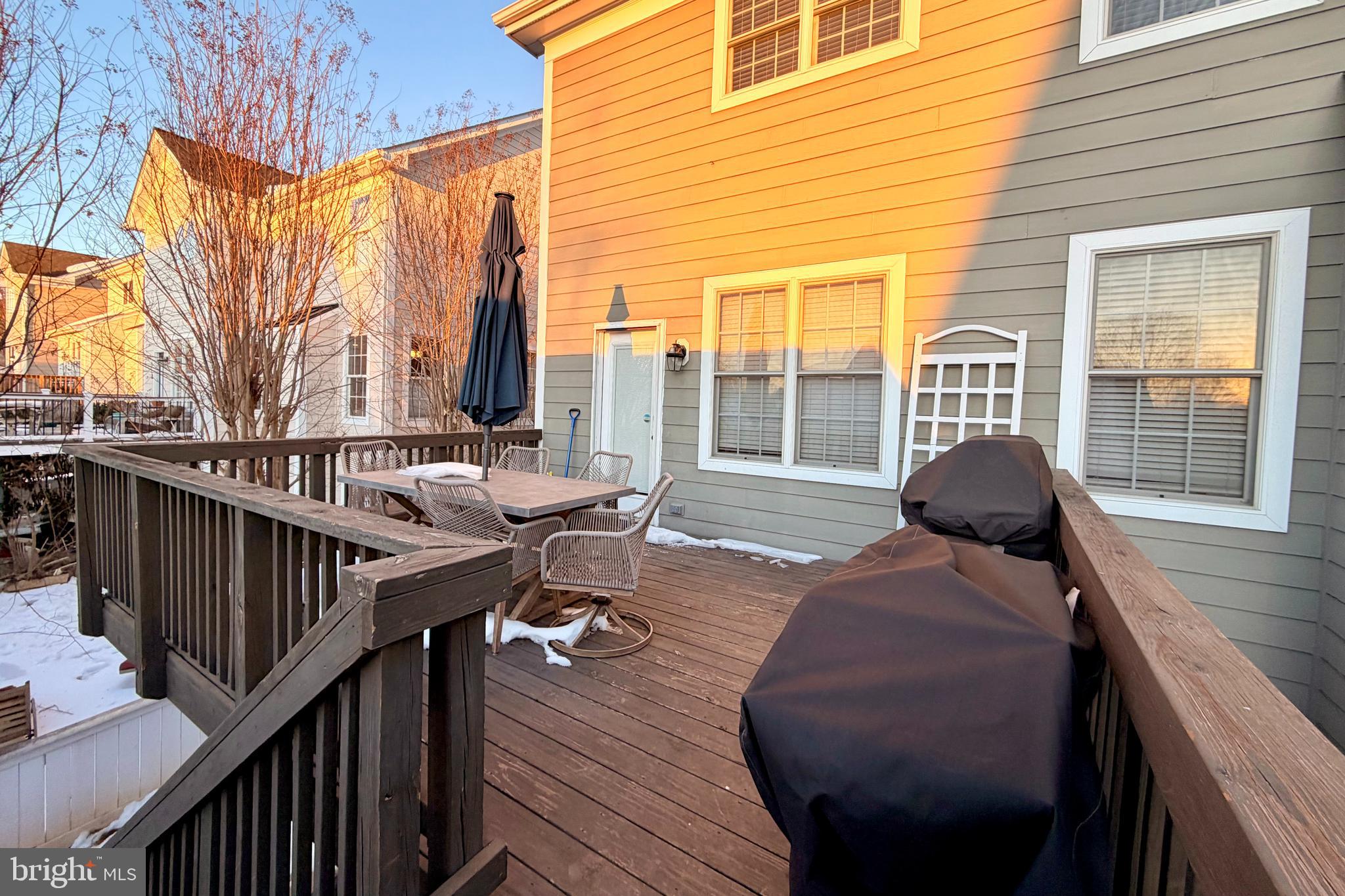 VILLAGE CASE - Residential