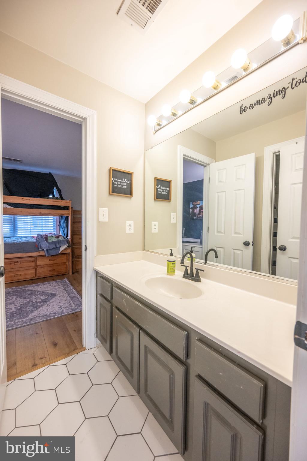 VILLAGE CASE - Residential