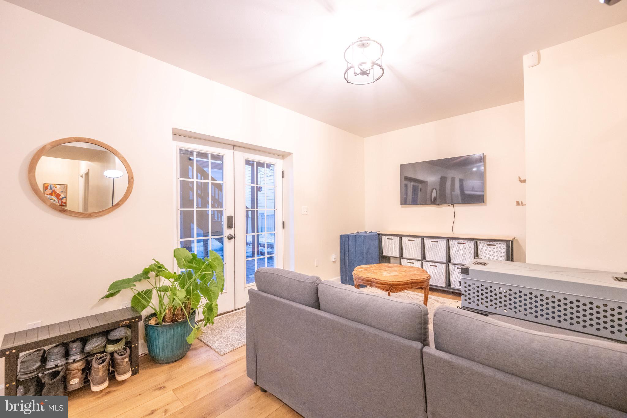 VILLAGE CASE - Residential