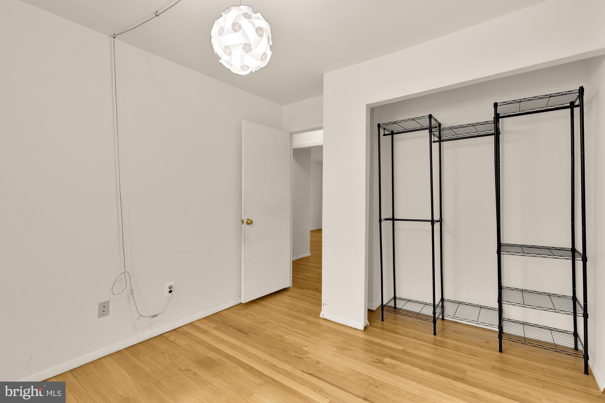 ROCKVILLE - Residential