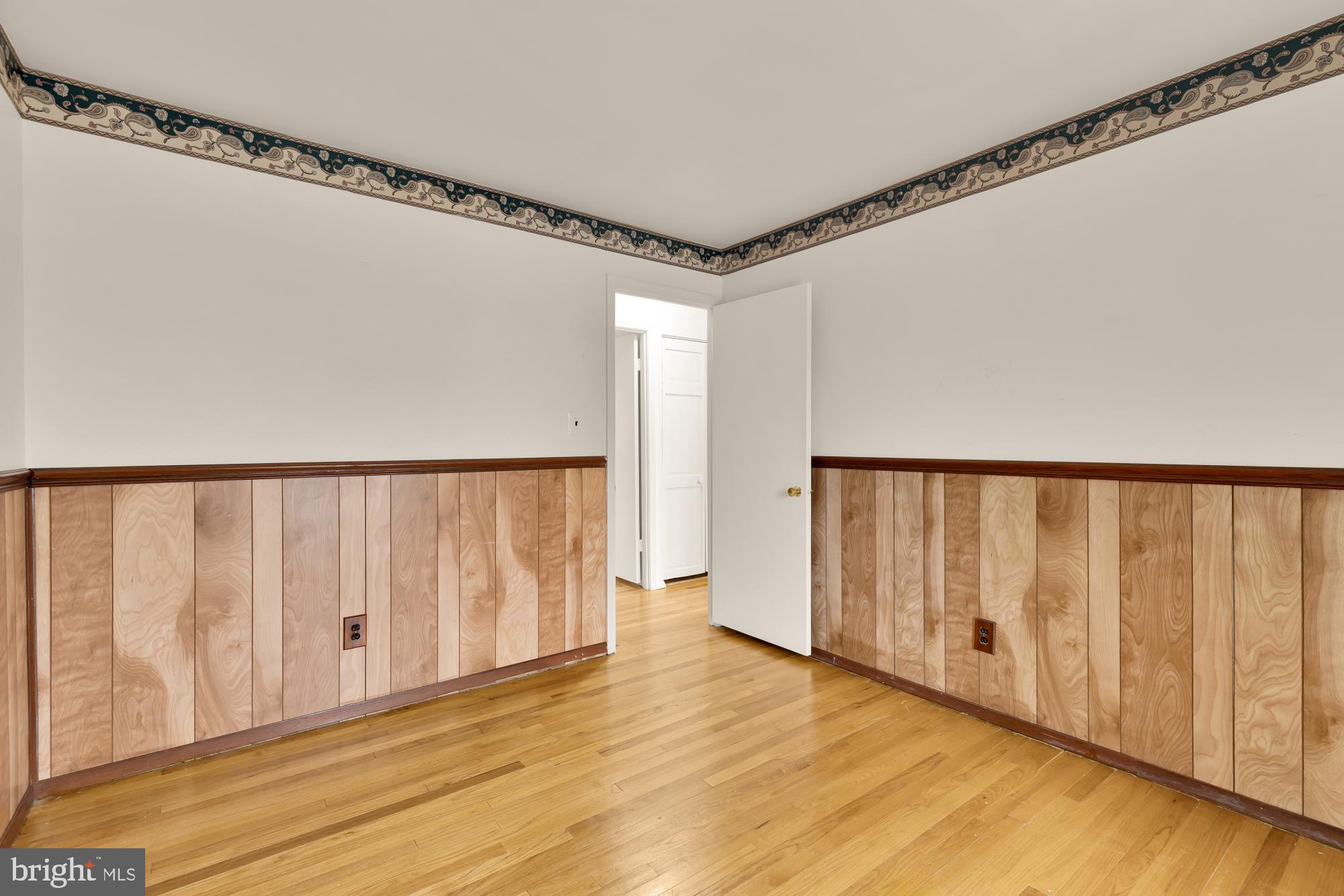 ROCKVILLE - Residential