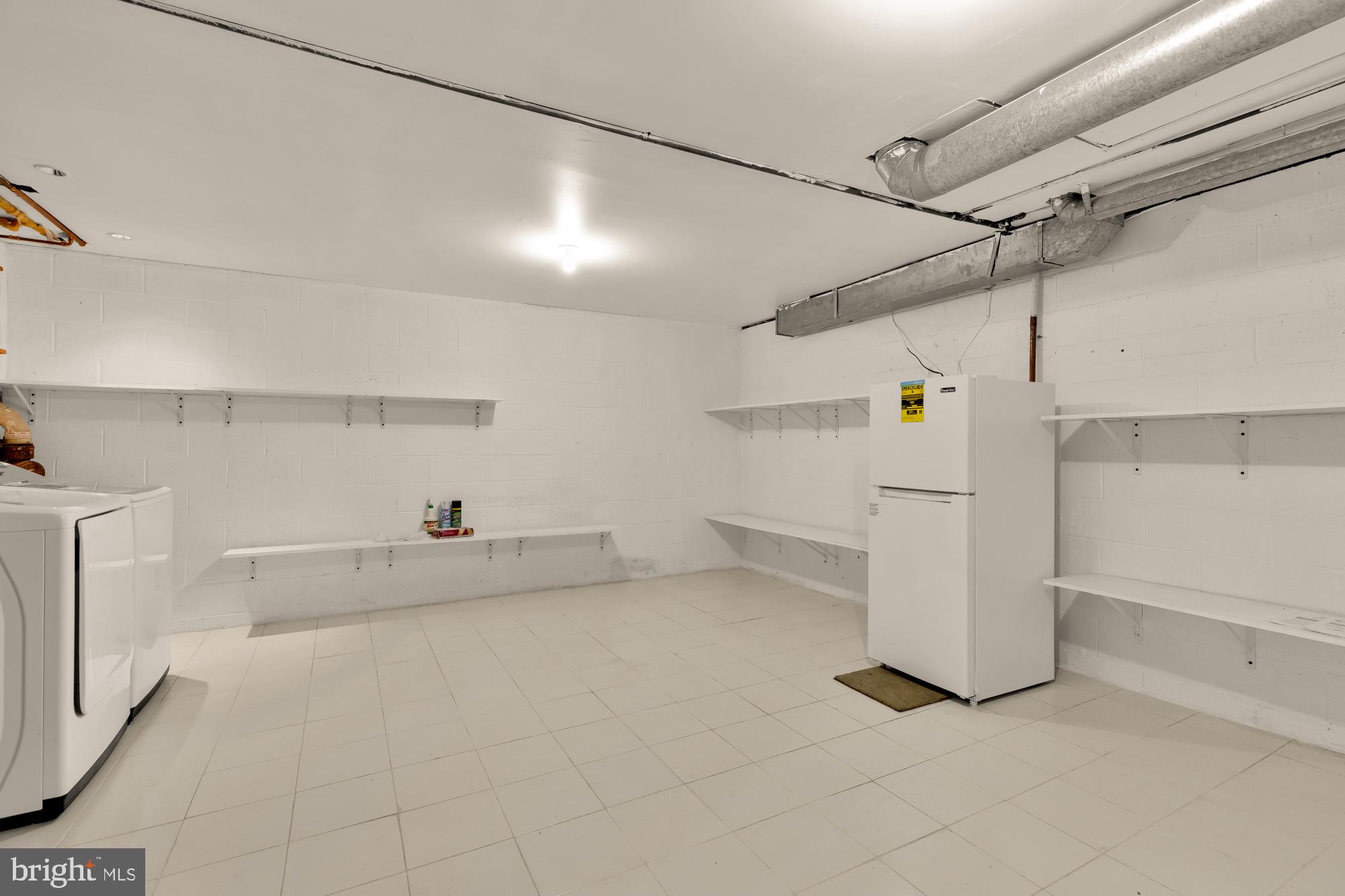 ROCKVILLE - Residential