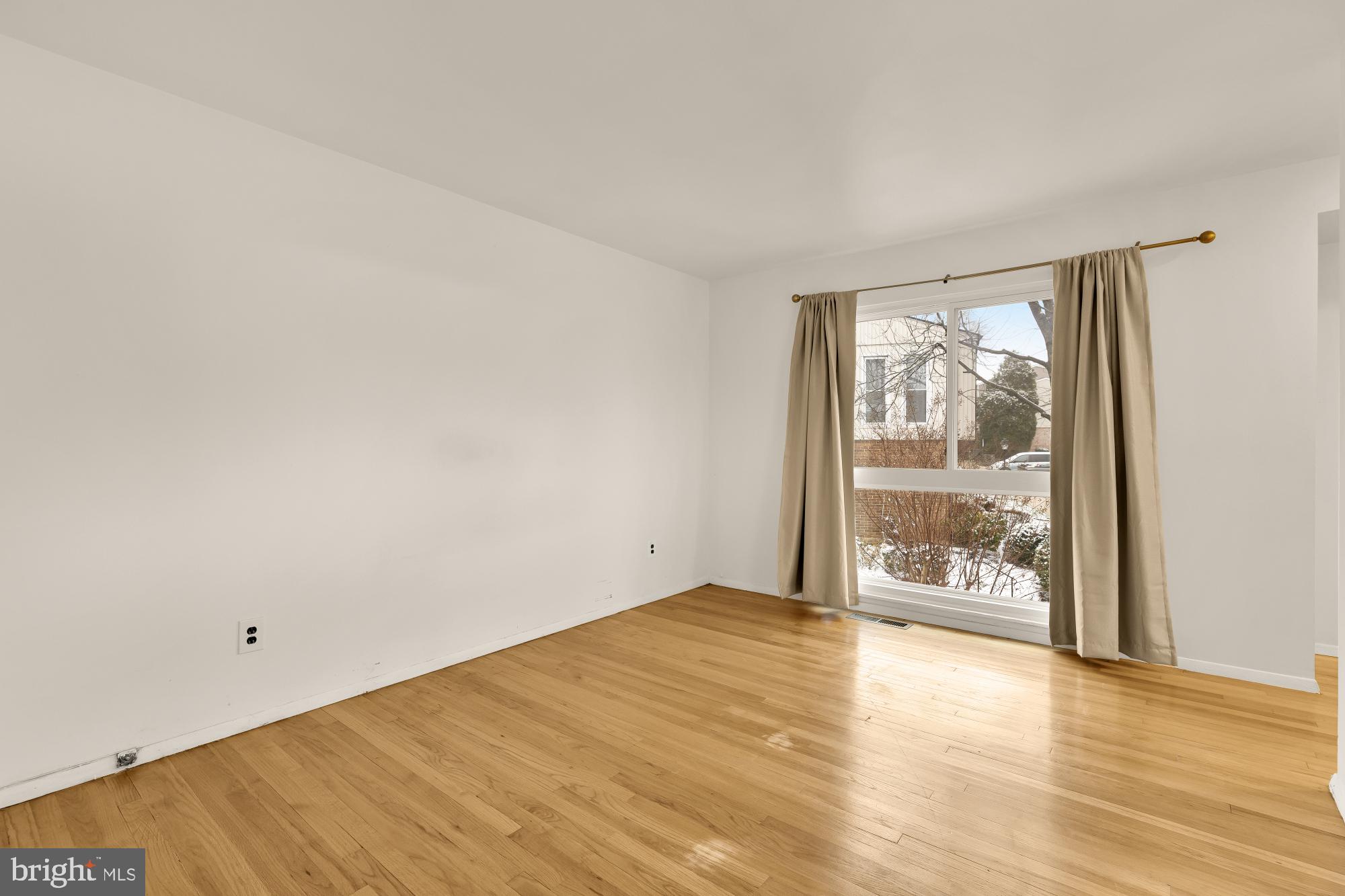 ROCKVILLE - Residential