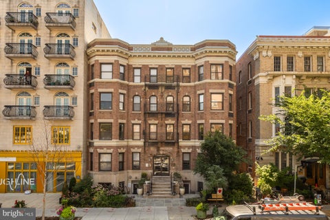 Photo of 1844 Columbia Road NW #204, WASHINGTON, DC 20009 (MLS # DCDC2274320)
