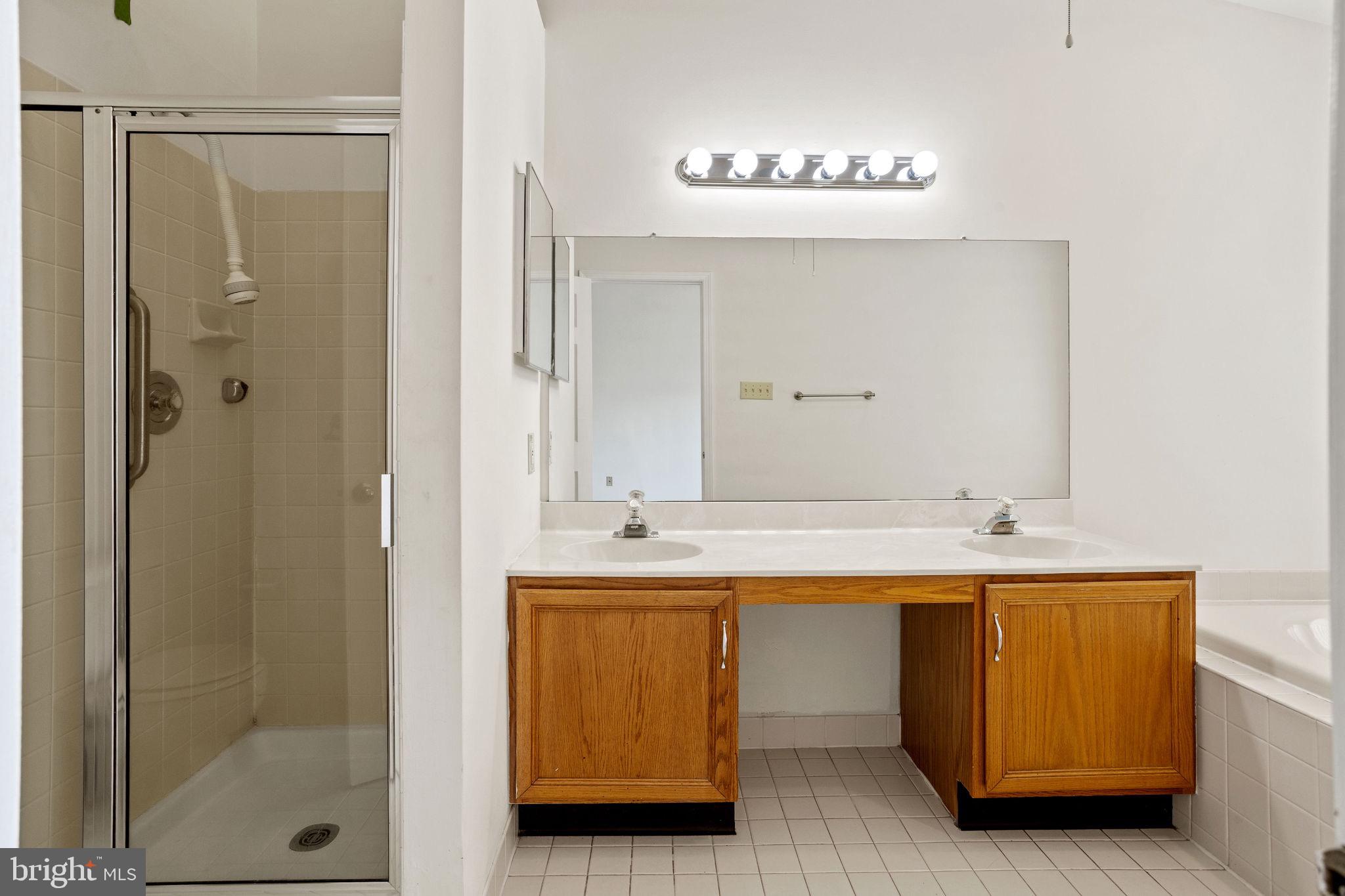 BROOKSTONE - Residential Lease