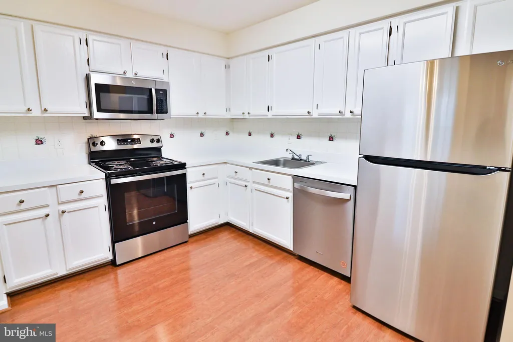 Additional image 9 of 13 Pickering Court Unit 13-102, Germantown, MD 20874