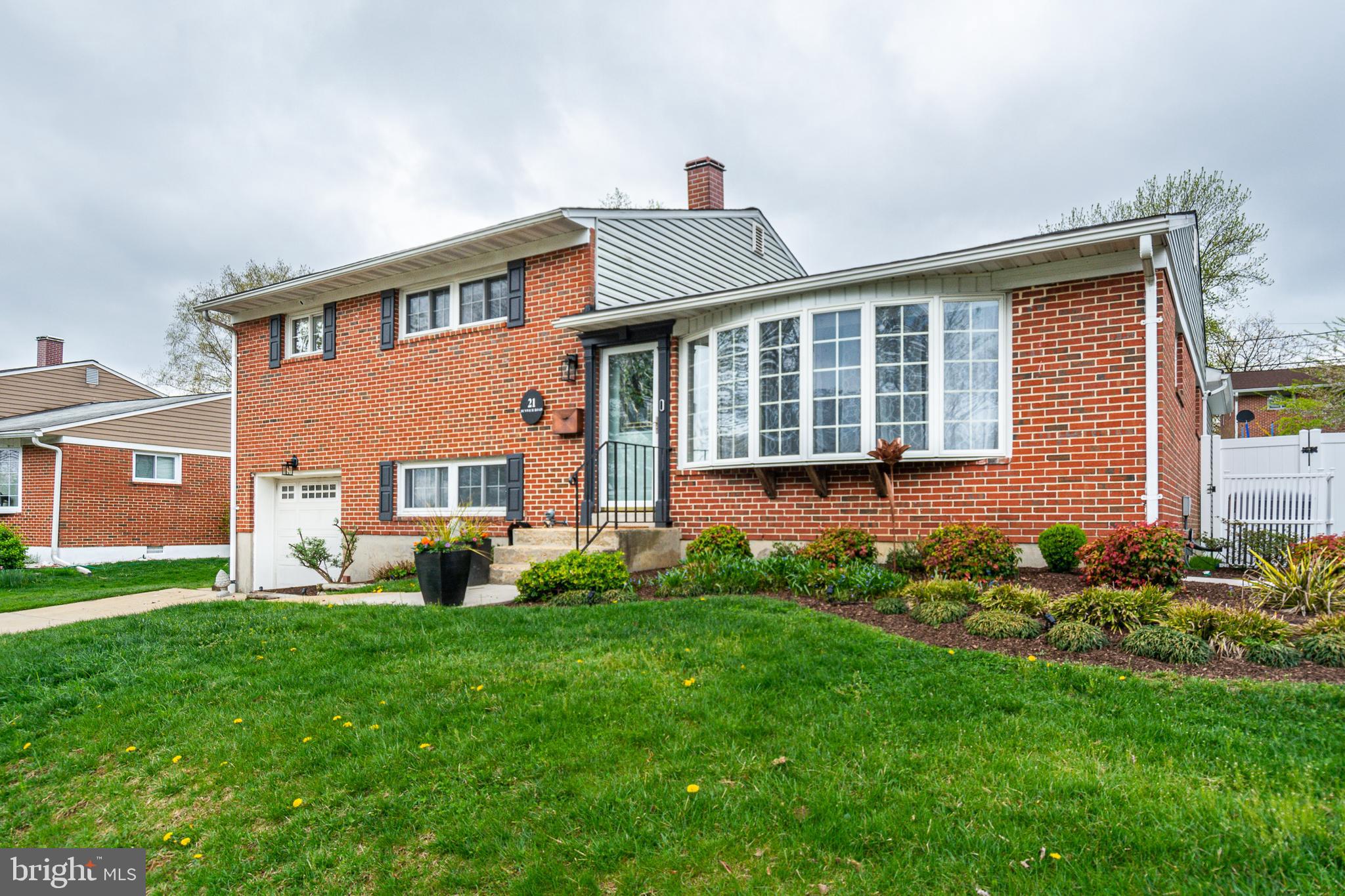 YORK MANOR - Residential