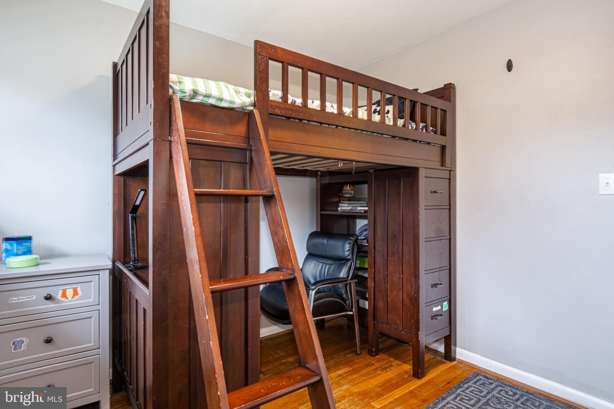 YORK MANOR - Residential