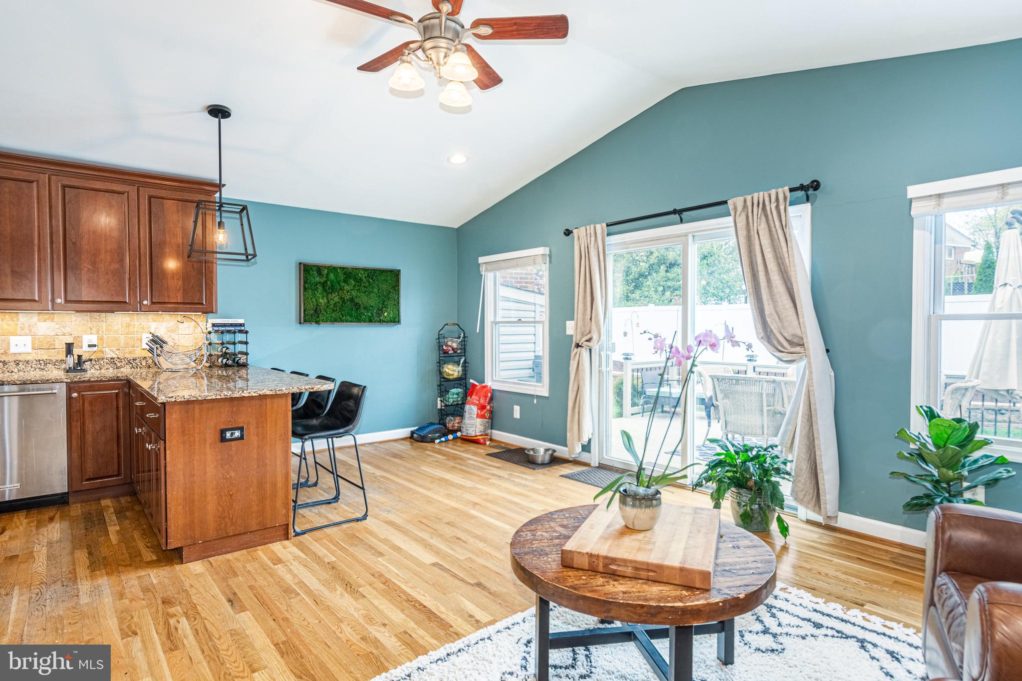 YORK MANOR - Residential