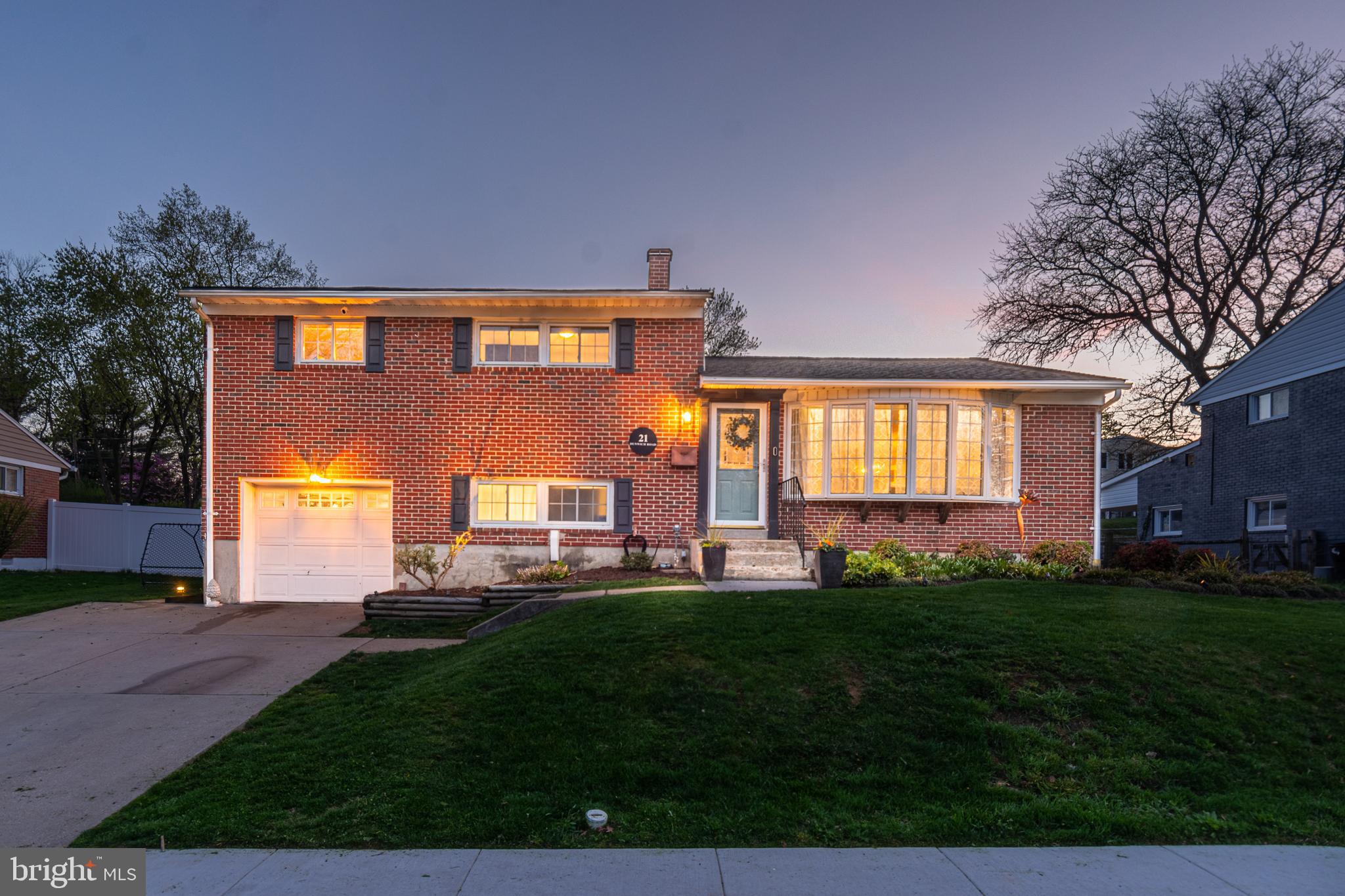 YORK MANOR - Residential