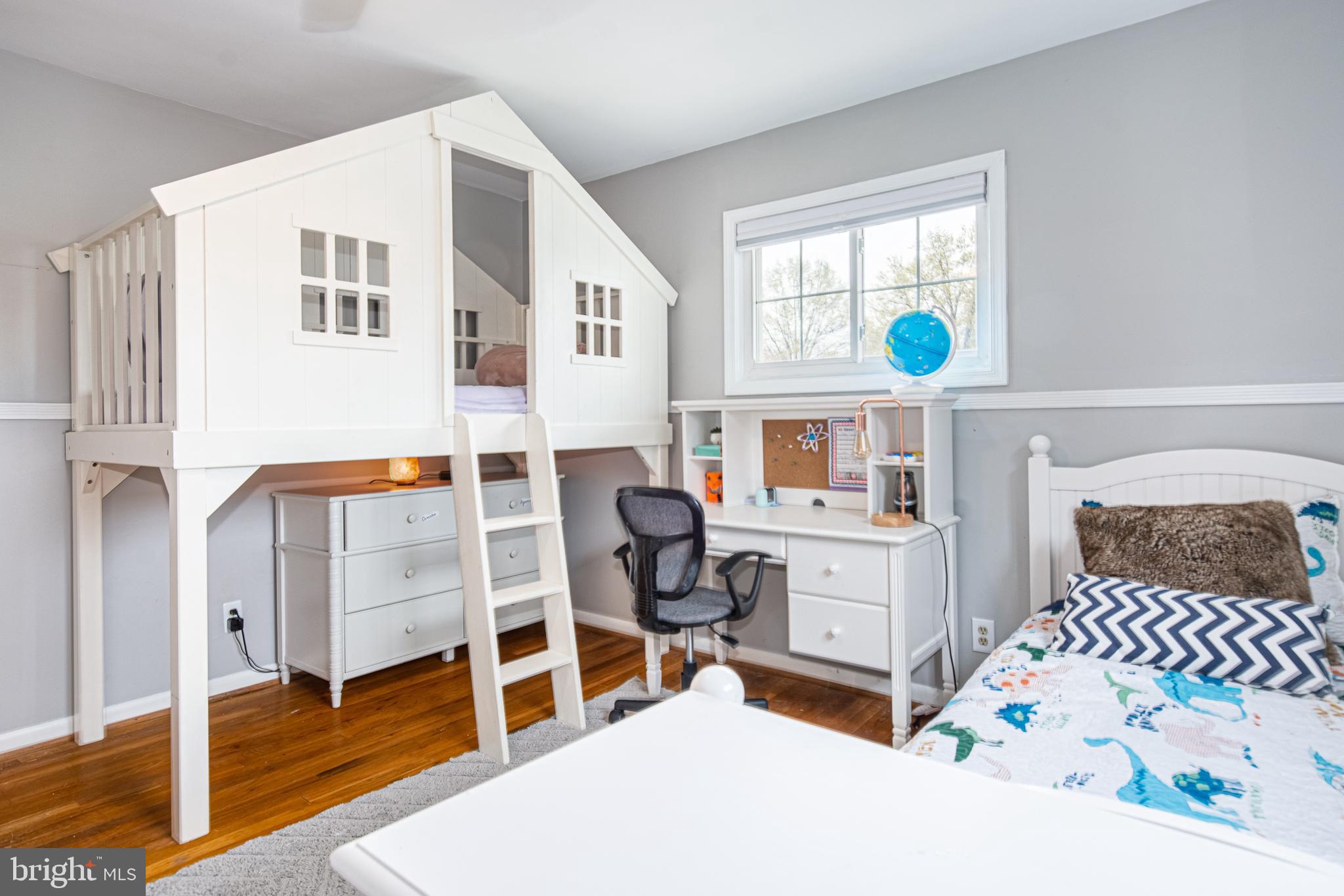 YORK MANOR - Residential