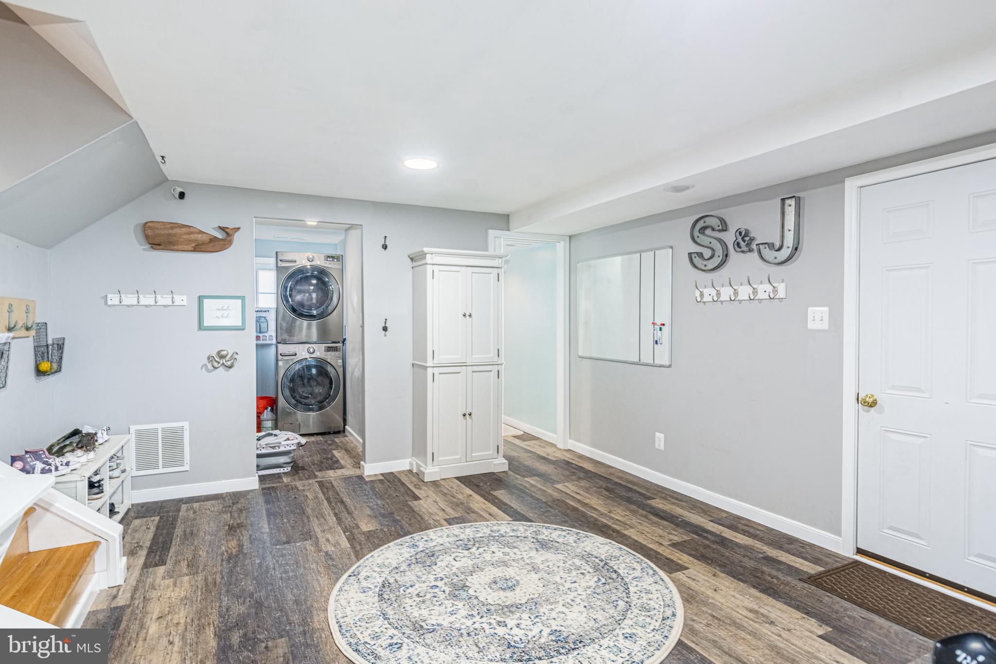 YORK MANOR - Residential